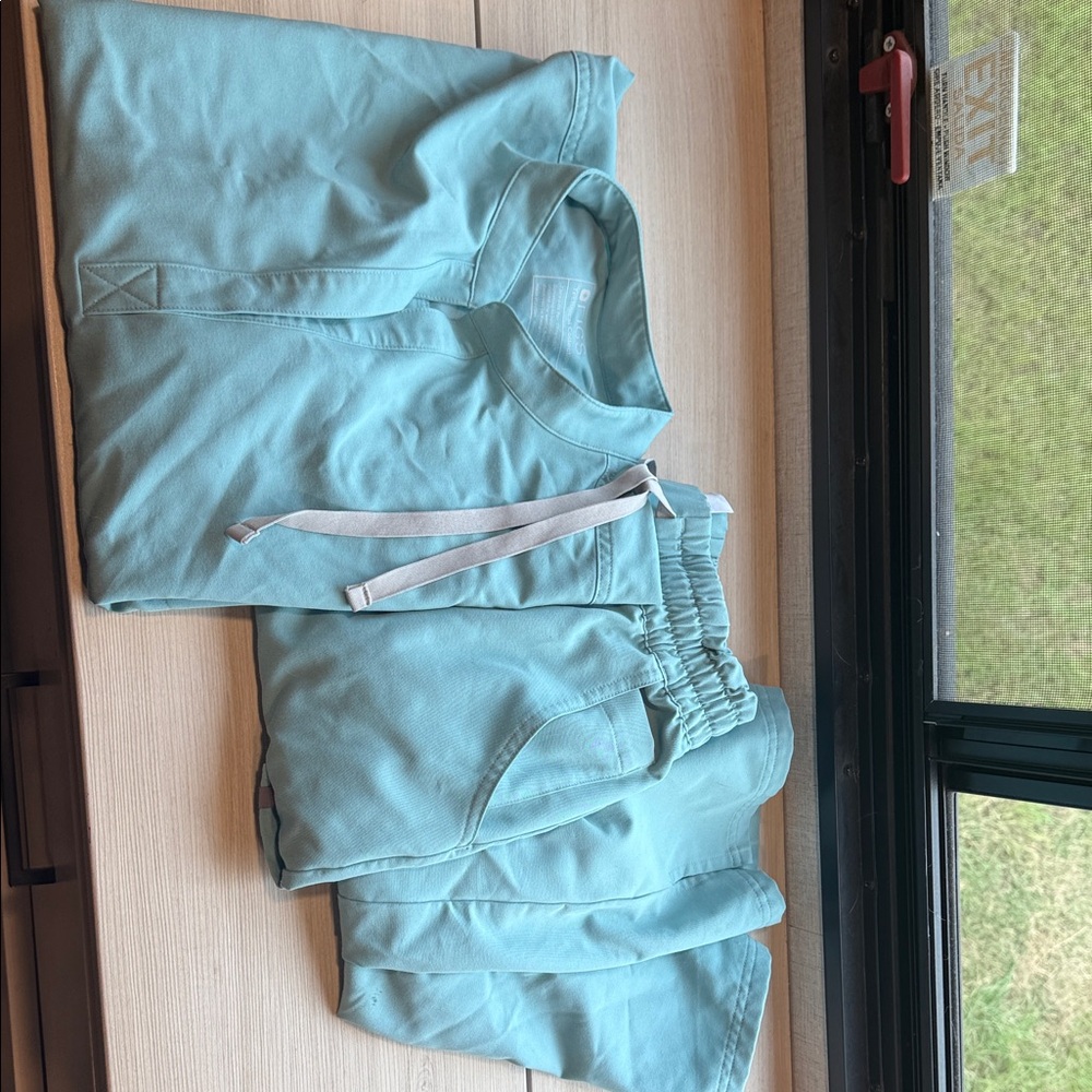 Figs Light Blue Scrub Set